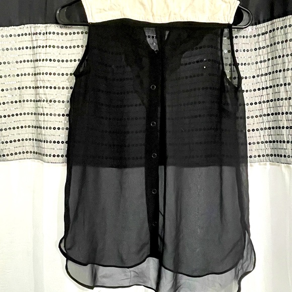 Fun & Flirt Country Style Blouse - Picture 3 of 3